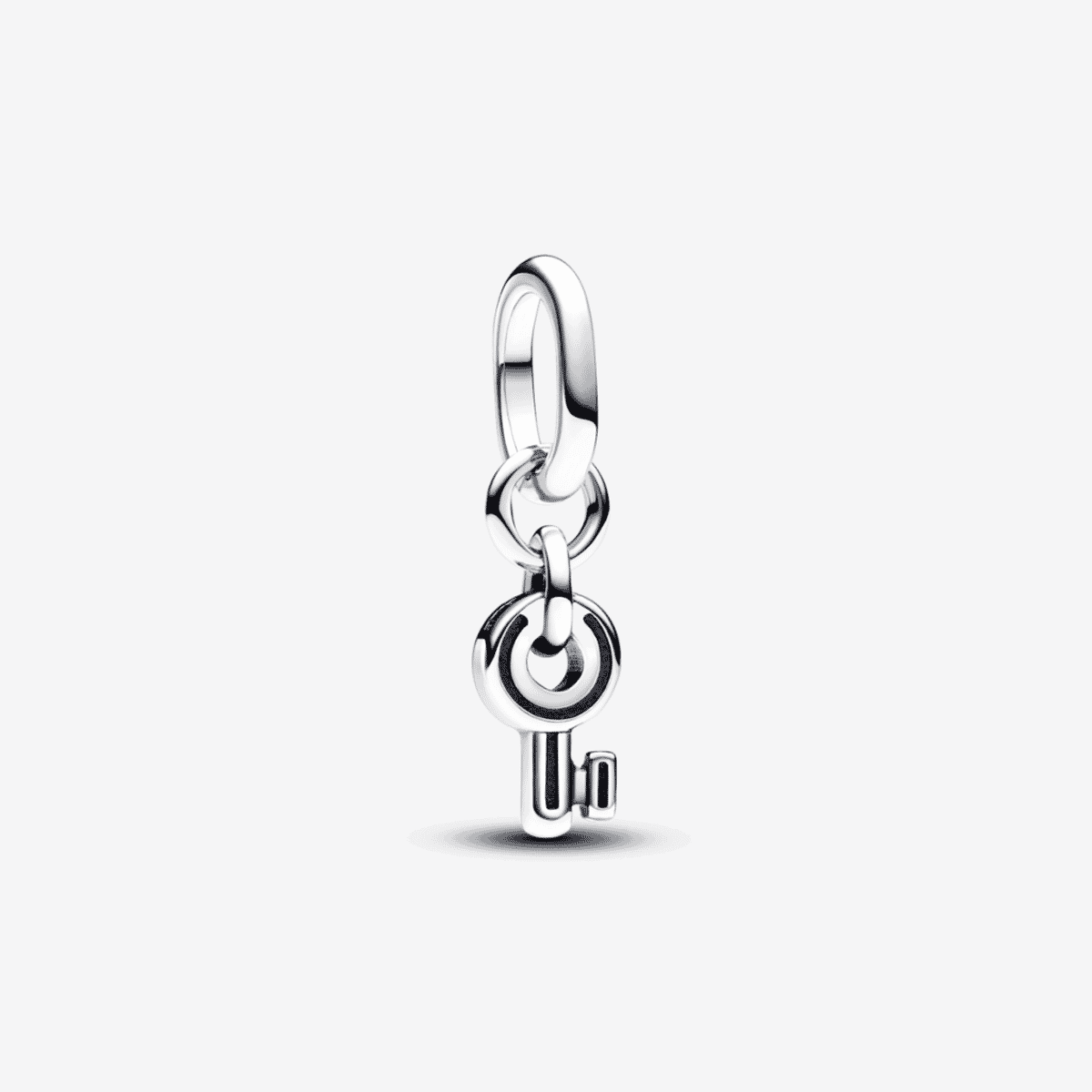 Charm colgante Pandora ME en plata con diseño de llave pequeña - 793084C00