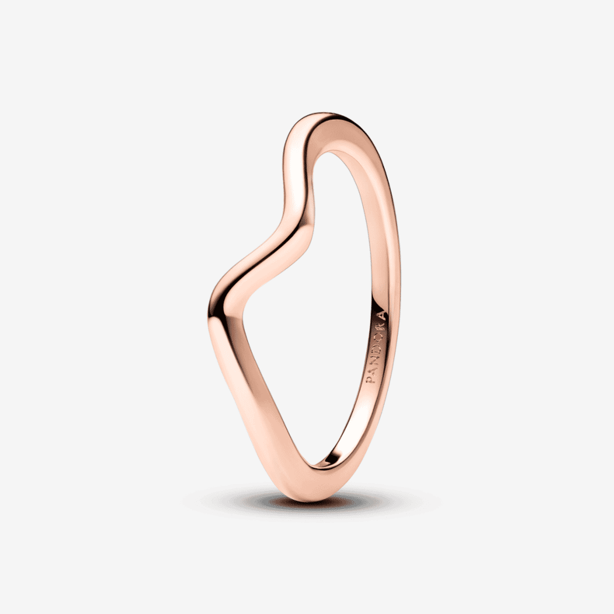 Anillo Pandora Ola Pulida chapado en oro rosa, vista frontal - 183095C00