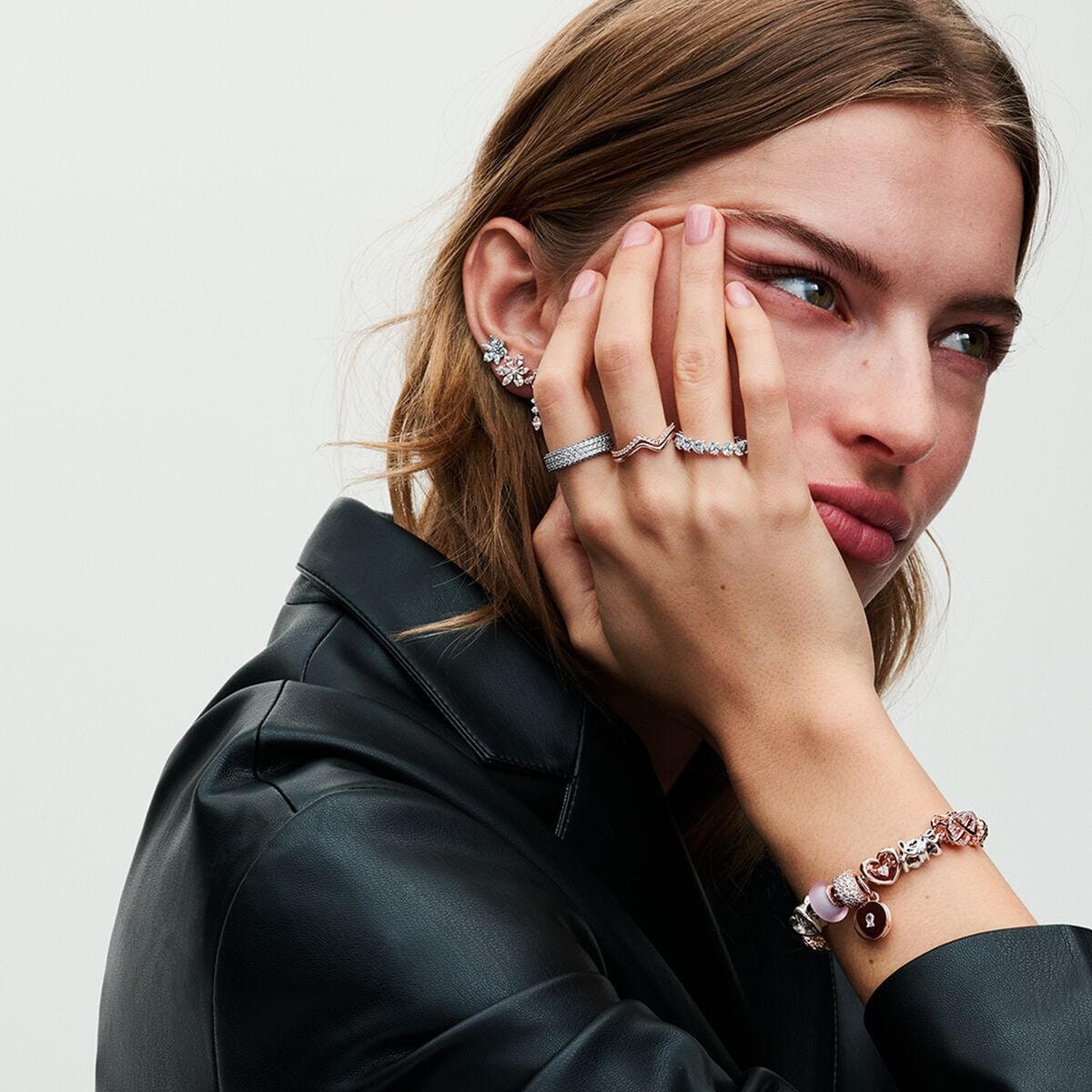 Anillo Pandora Eternidad Fila de Corazones - Castejón Joyeros