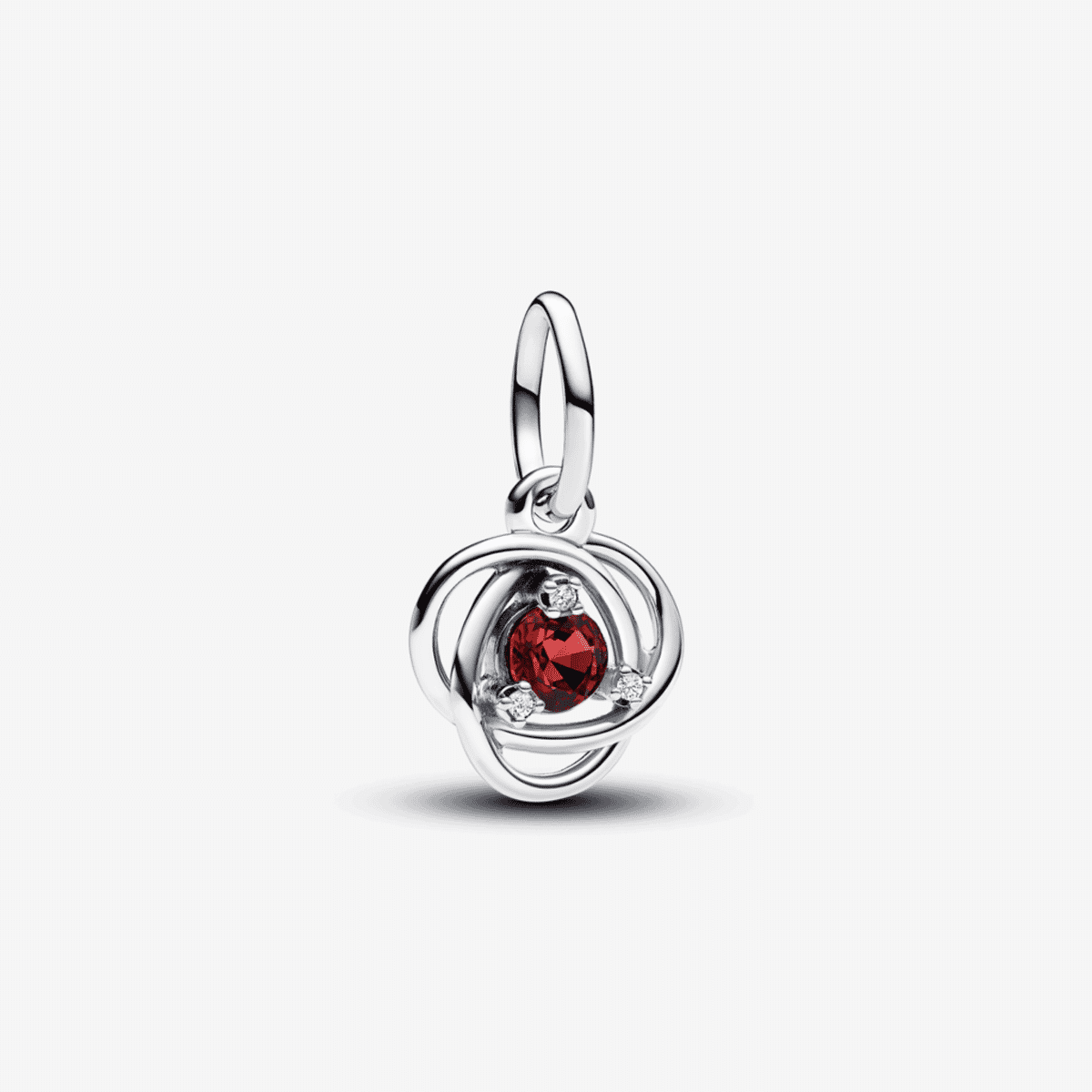 Charm colgante Pandora Círculo Eternity en plata de ley con cristal rojo - 793125C07