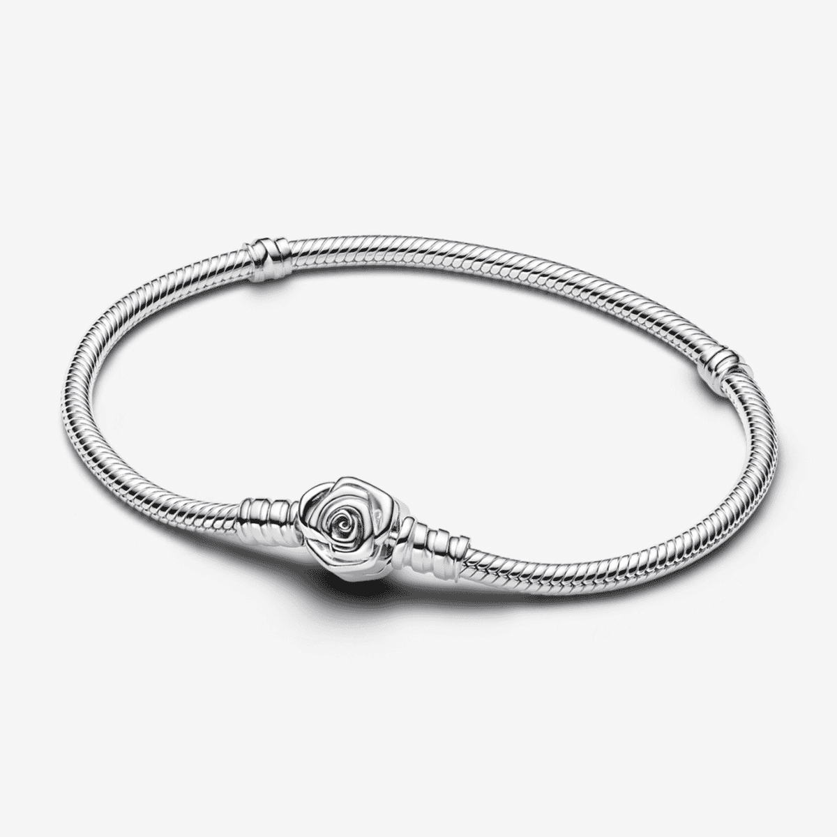 Pulsera Pandora Moments cadena de serpiente en plata de ley con cierre de rosa, vista frontal - 593211C00
