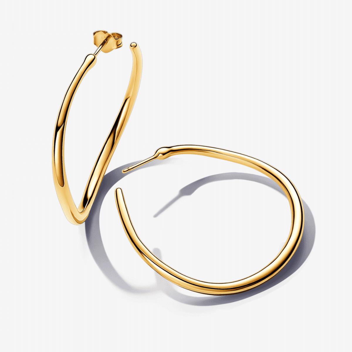 Pendientes Pandora de aro abiertos de 42 mm chapados en oro en vista lateral - 263299C00
