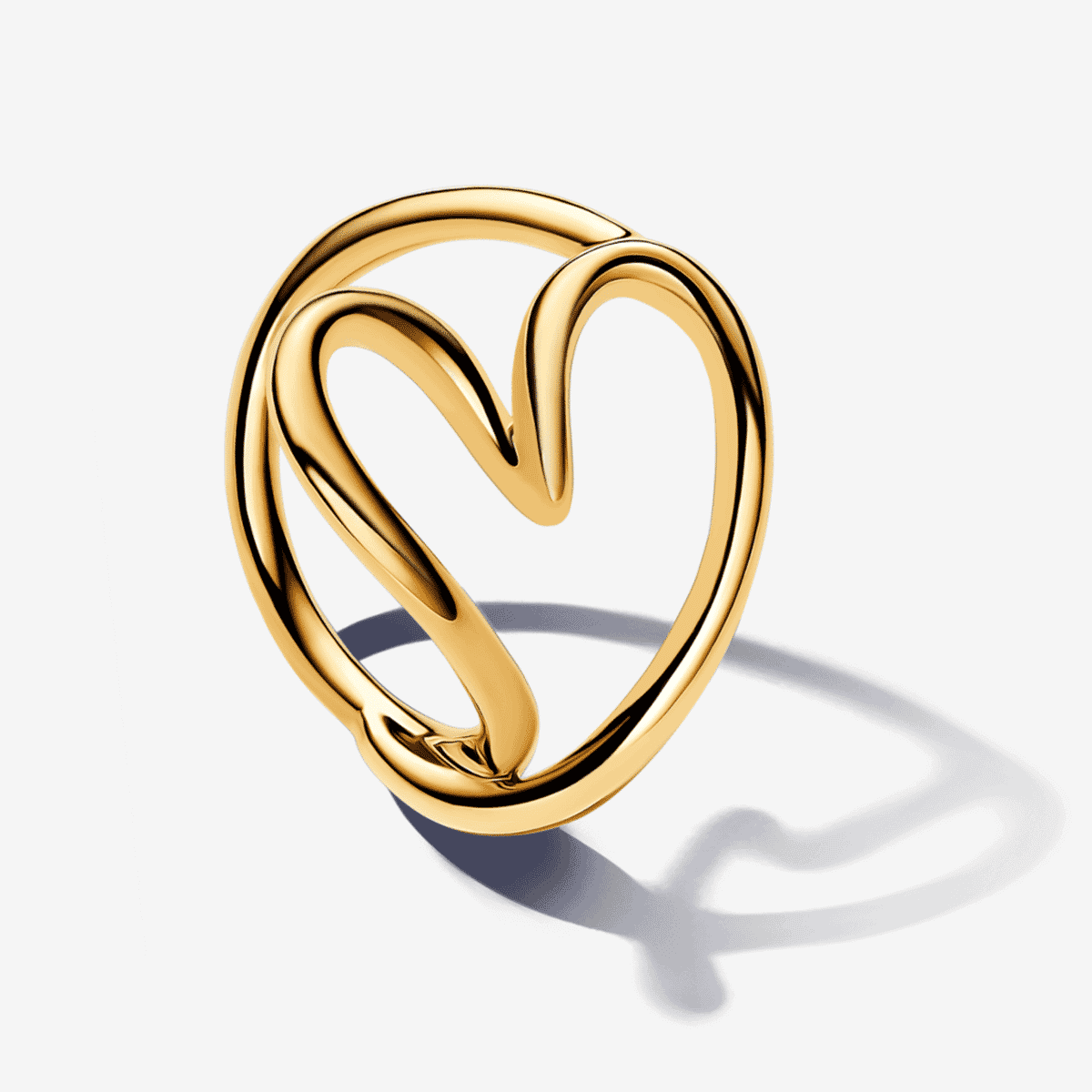 Anillo Pandora corazón forma orgánica chapado en oro en vista frontal - 163288C00