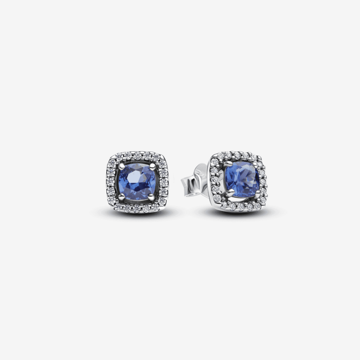 Pendientes Pandora de botón en plata de ley con cristal azul cuadrado y halo brillante - 293551C01