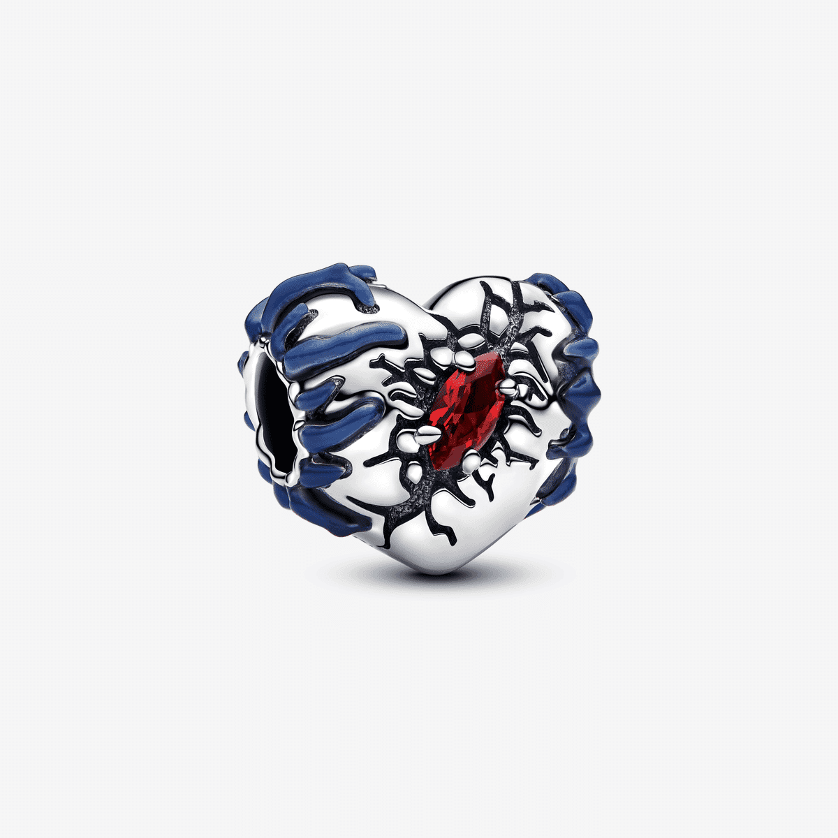 Vista frontal del Charm Pandora Corazón que brilla en la oscuridad de Stranger Things en plata de ley con esmalte azul y circonita cúbica roja. - 793565C01