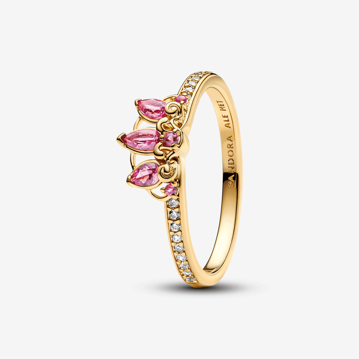 Vista lateral del Anillo Pandora Princesa Rapunzel de Disney chapado en oro de 14k con circonitas rosas y transparentes. - 163651C01