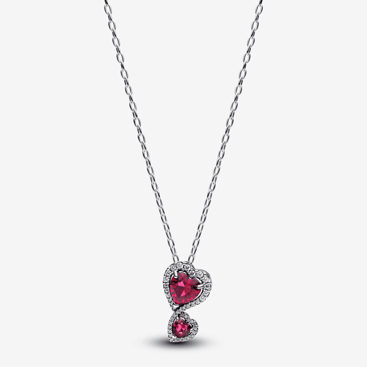 Vista frontal del Collar Pandora Halo Rojo Corazones en plata de ley con circonitas rojas. - 393658C01