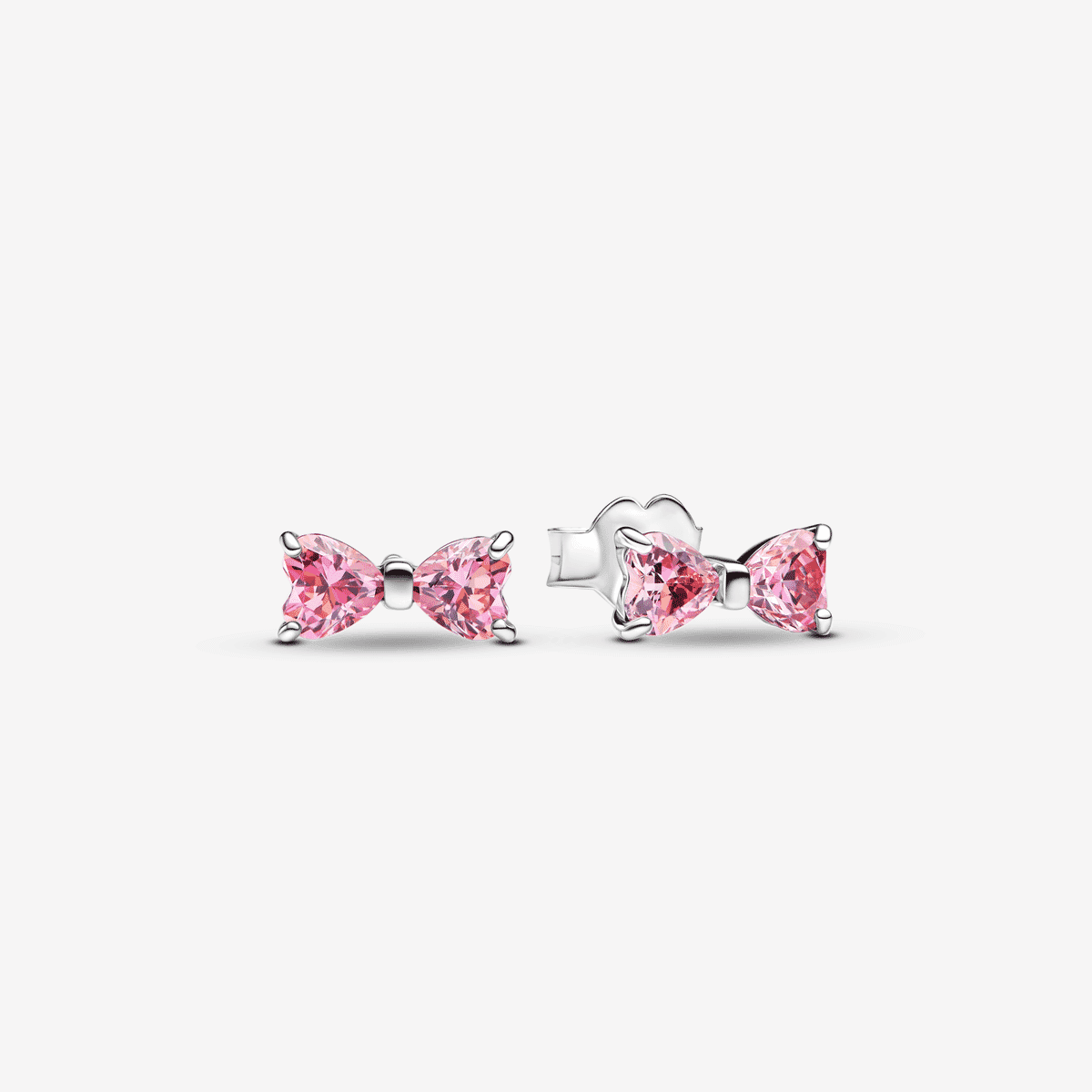 Vista frontal de los Pendientes Pandora de botón Lazo Rosa Brillante en plata de ley con circonitas cúbicas rosas. - 293505C01