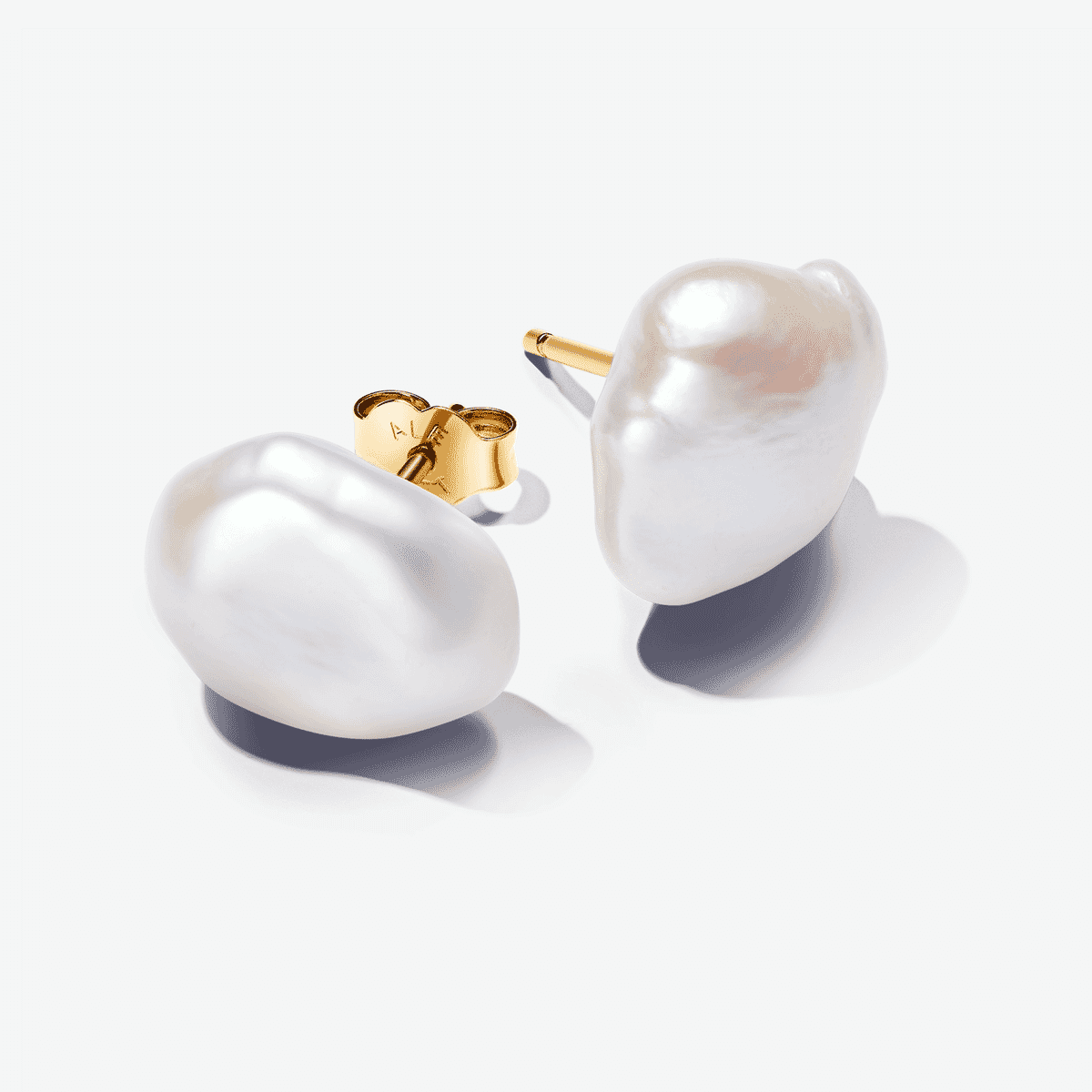 Pendientes de Botón Perla Cultivada de Agua Dulce Tratada Barroca - 263309C01