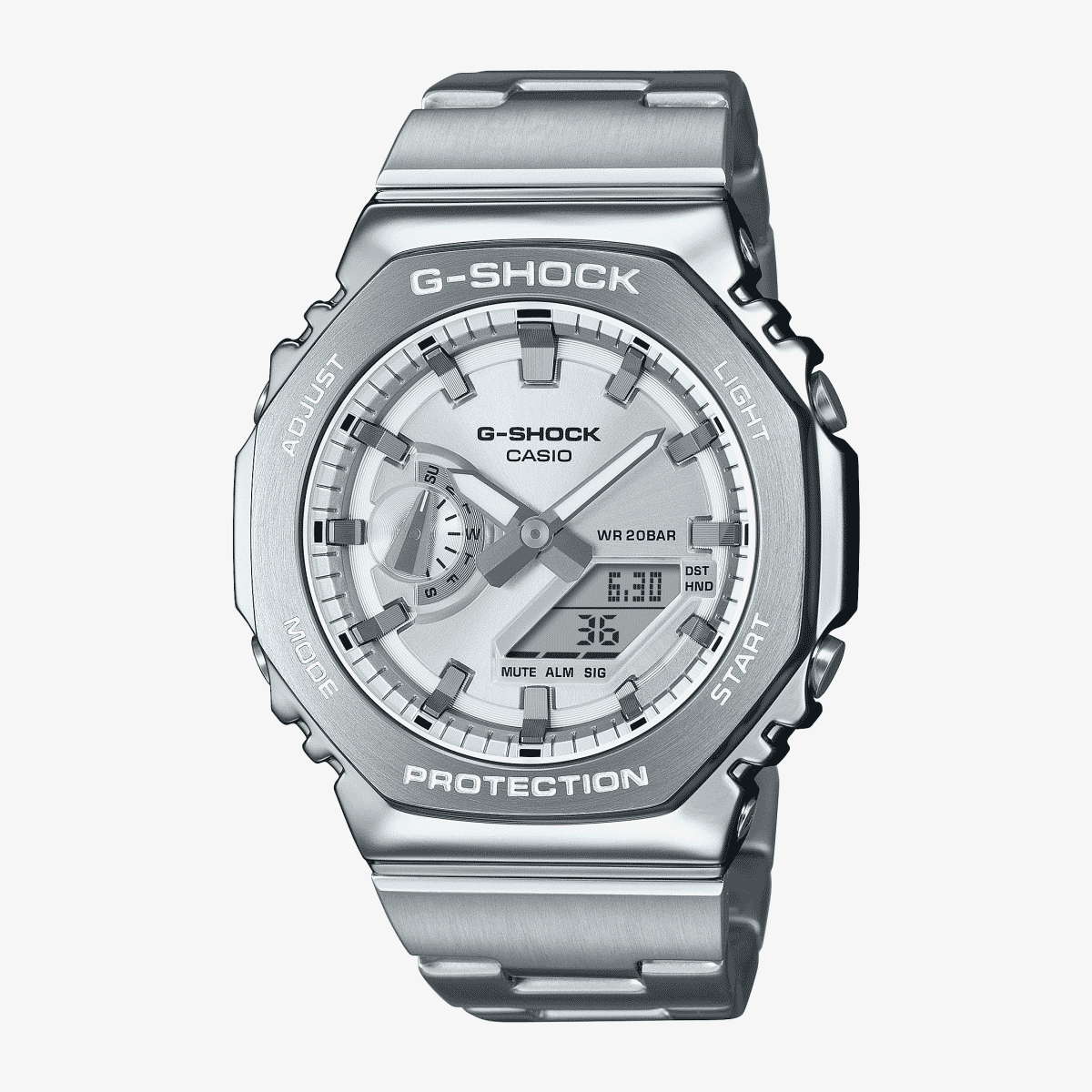 Vista frontal del Reloj Casio G-Shock Classic GM-2110D-7AER con brazalete de acero y esfera plateada Vista frontal del Reloj Casio G-Shock Classic GM-2110D-7AER con brazalete de acero y esfera plateada