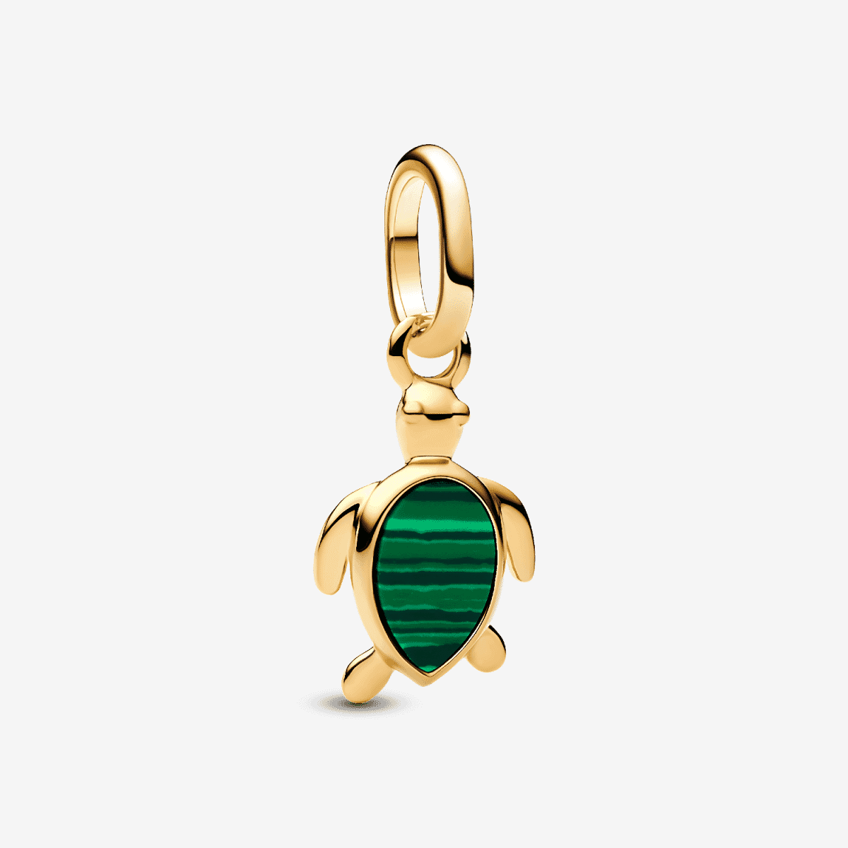 Charm Mini Colgante Tortuga Verde Pandora con chapado en oro y malaquita sintética vista frontal - 763823C01