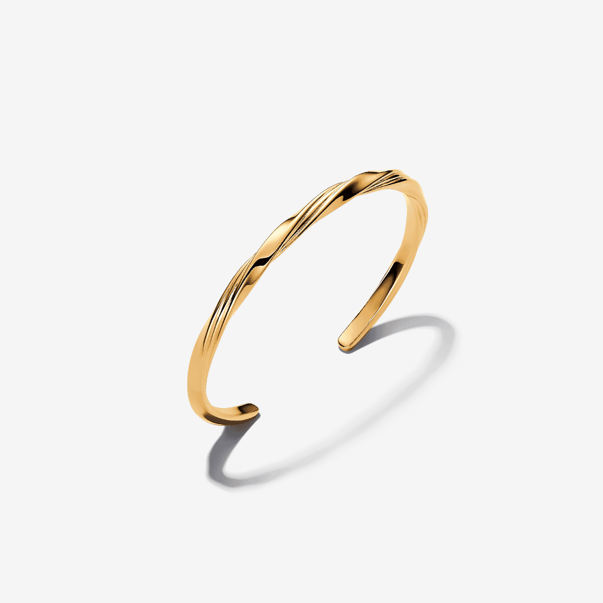 Pulsera Rígida Abierta Entrelazada Pandora con chapado en oro vista frontal - 563869C00