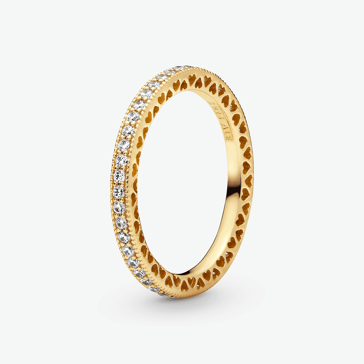 Anillo Corazones y Brillo de Pandora en metal con chapado en oro y circonitas transparentes vista lateral - 168655C01
