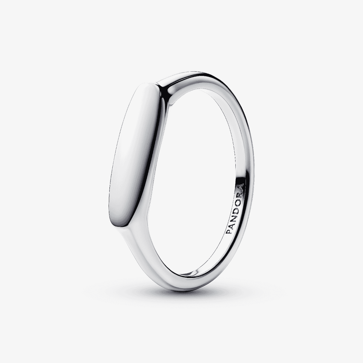 Vista lateral del Anillo Pandora Grabable Barra en plata de ley color plateado - 193986C00