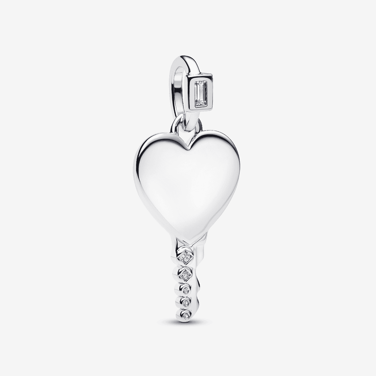 Vista frontal del Colgante Pandora Etiqueta Grabable Llave Corazón en plata de ley y circonitas transparentes - 394353C01