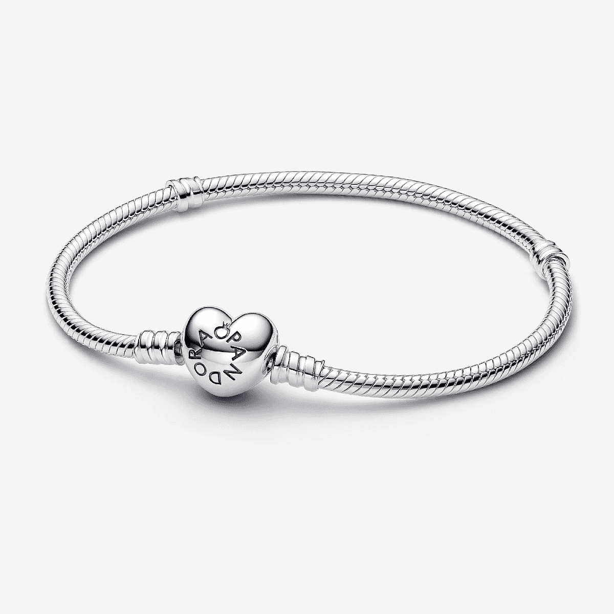 Vista frontal de la Pulsera Pandora Diseño Cadena de Serpiente y Corazón de Moments en plata de ley color plateado - 594594C00