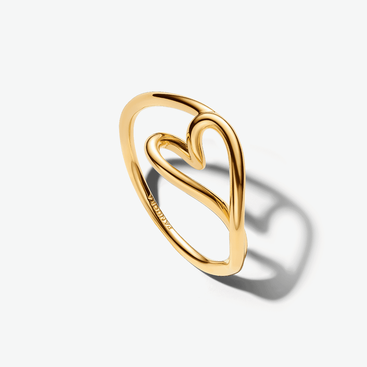 Vista frontal del Anillo Pandora Corazón Pequeño Forma Orgánica chapado en oro color dorado - 164361C00