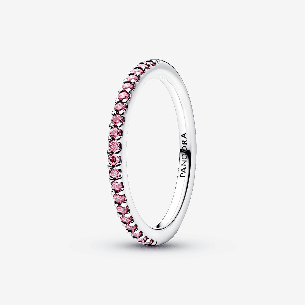 Vista frontal del Anillo Pandora Banda Brillante Rosa en plata de ley con circonitas rosas - 192999C02