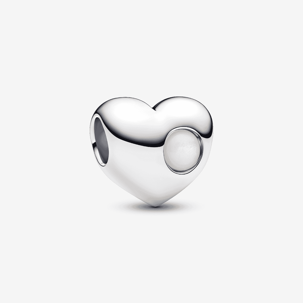 Vista frontal del Charm Pandora Grabable Corazón Gema Blanca en plata de ley y color blanco - 794161C06