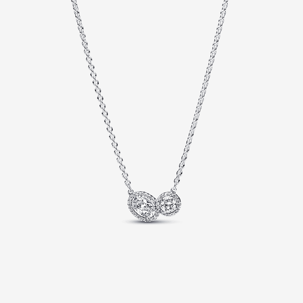 Vista frontal del Amando el Collar Pandora Halo en plata de ley con circonitas transparentes - 393776C01