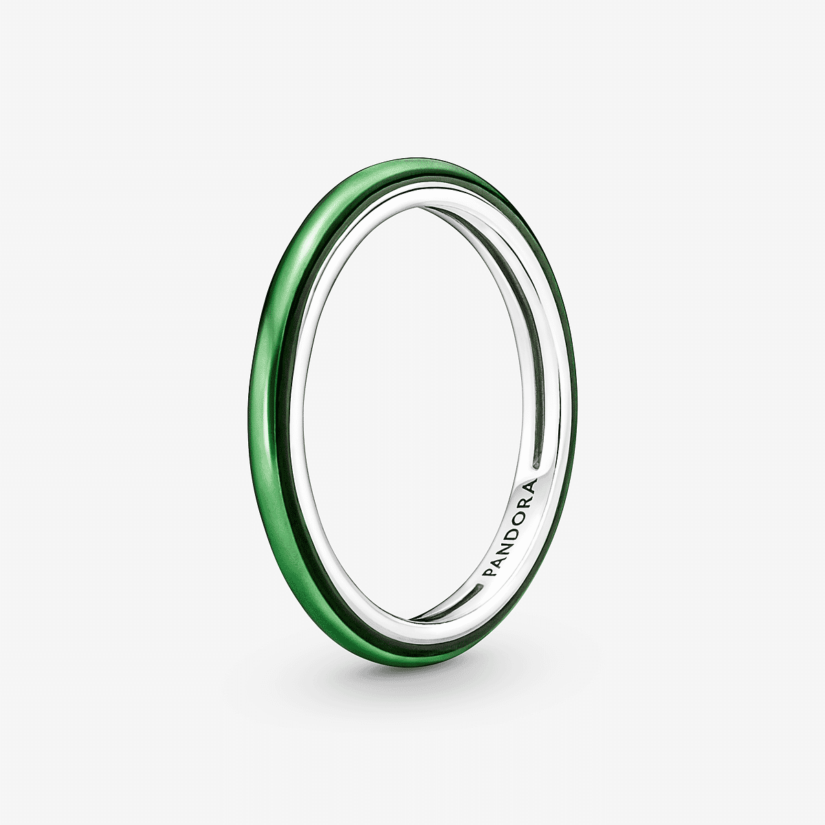 Vista frontal del Anillo Verde Láser de Pandora ME en plata de ley y esmalte verde - 199655C03