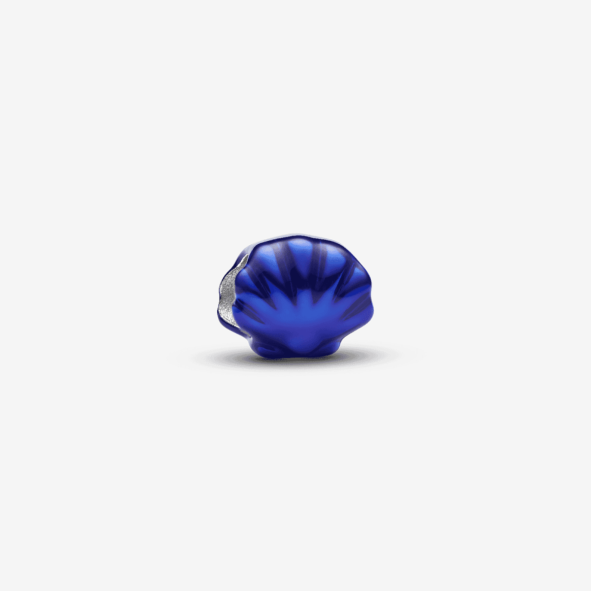 Charm Mini Concha Azul en plata de ley con esmalte azul vista frontal - 794898C01
