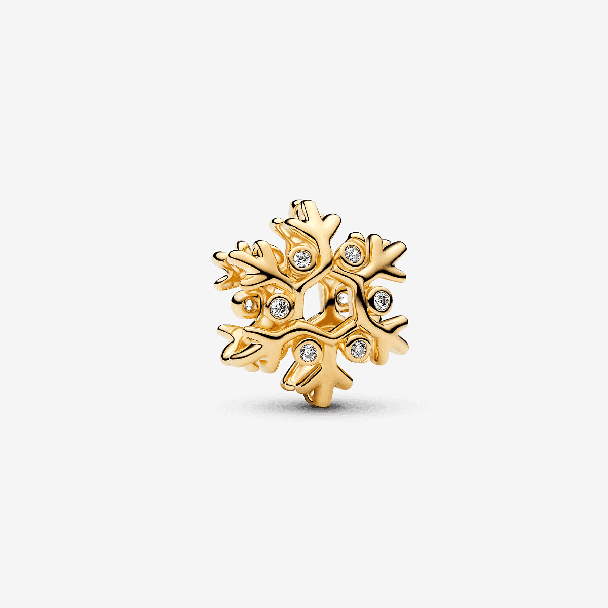 Charm Pandora Copo de Nieve de aleación de metales con chapado en oro y circonitas transparentes en vista frontal - 764249C01