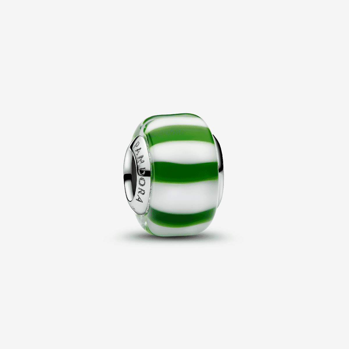 Charm Pandora Cristal de Murano Caramelo Navideño Verde en plata y cristal verde con vista frontal - 735071C02
