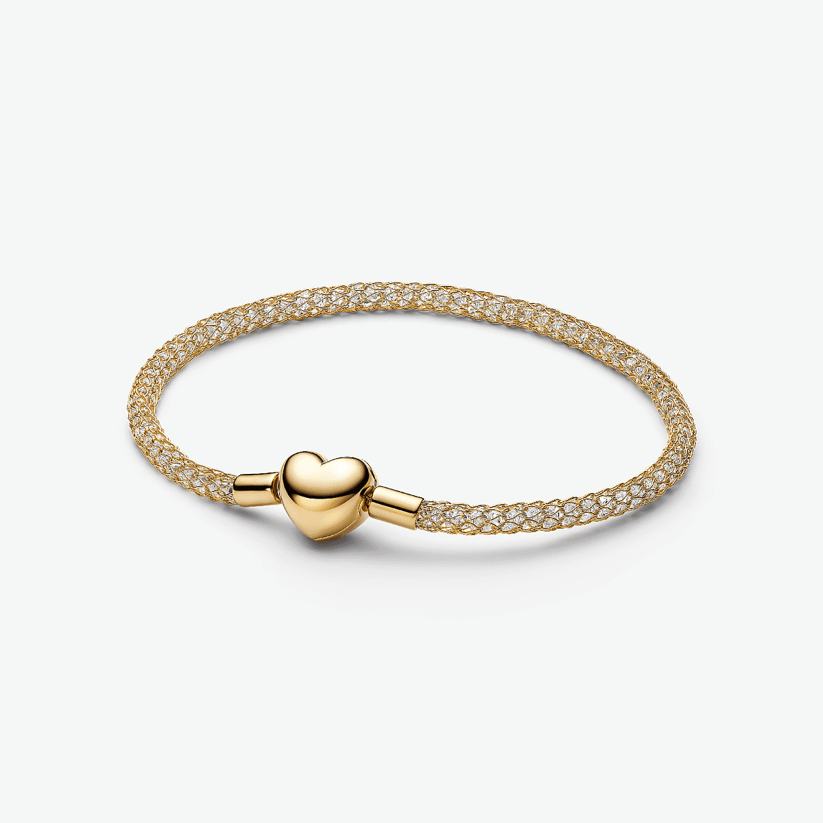 Pulsera Pandora Cadena de Tachuelas con Cierre de Corazón dorada con circonitas y vista frontal - 564971C01