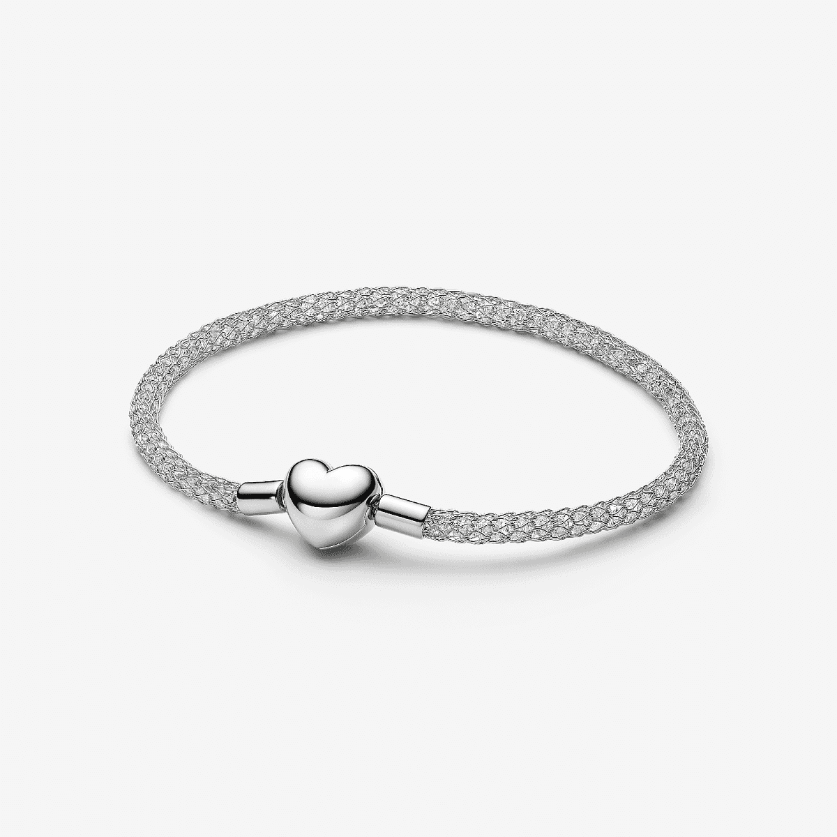 Pulsera Pandora Cadena de Tachuelas con Cierre de Corazón en color plateado con circonitas, vista frontal - 534971C01