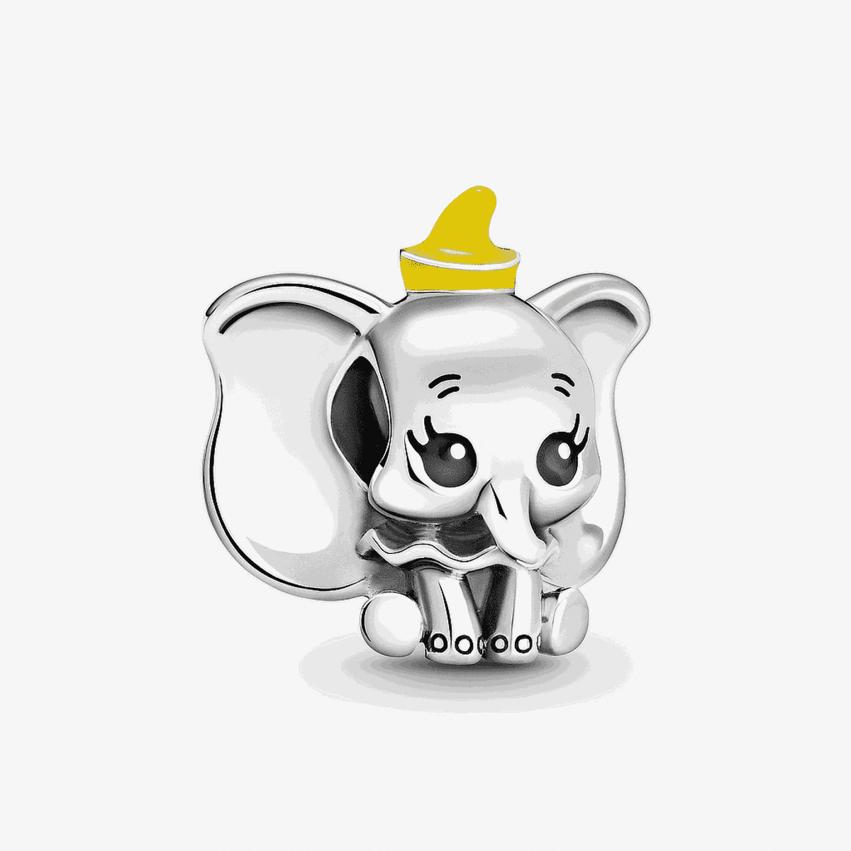 Vista frontal del charm Pandora Dumbo de Disney en plata de ley con gorro amarillo y grandes orejas - 799392C01