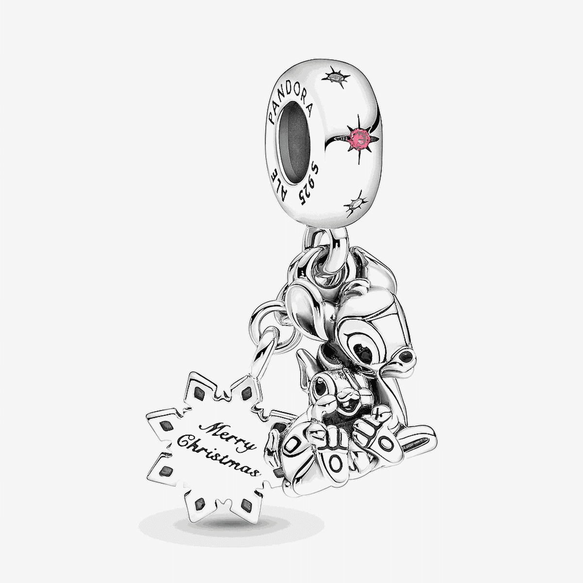 Vista frontal del charm colgante Pandora Bambi y Tambor de plata de Disney con mensaje navideño - 799647C01