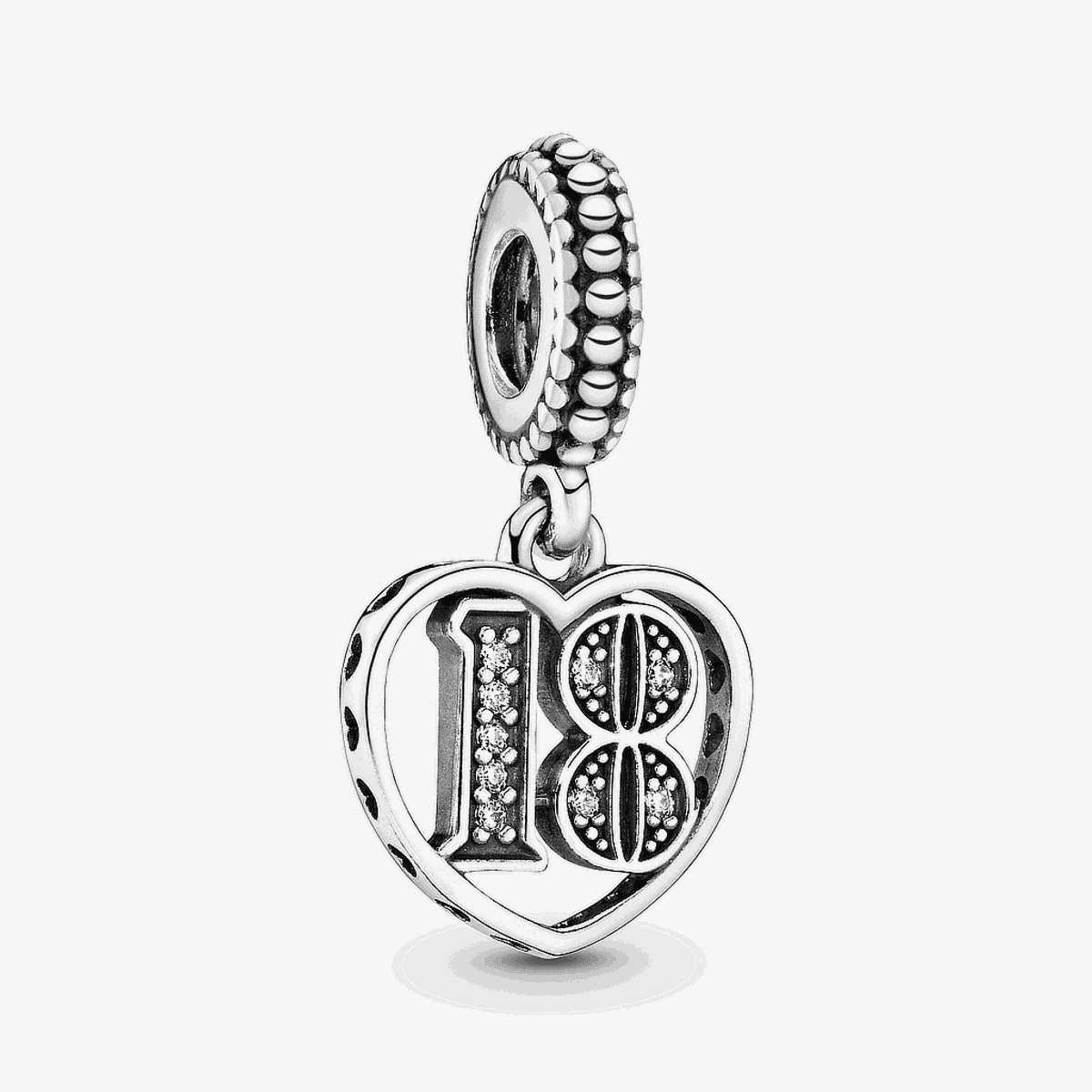 Charm colgante Pandora en plata de ley con diseño de corazón y número 18 con detalles brillantes - 797262CZ