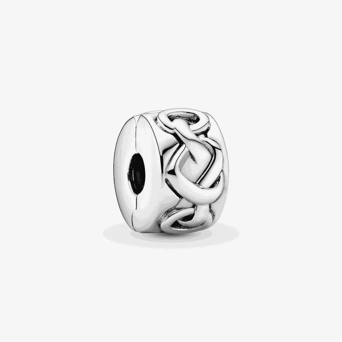 Charm Pandora de Clip Corazones Anudados en plata de ley visto de frente - 798035