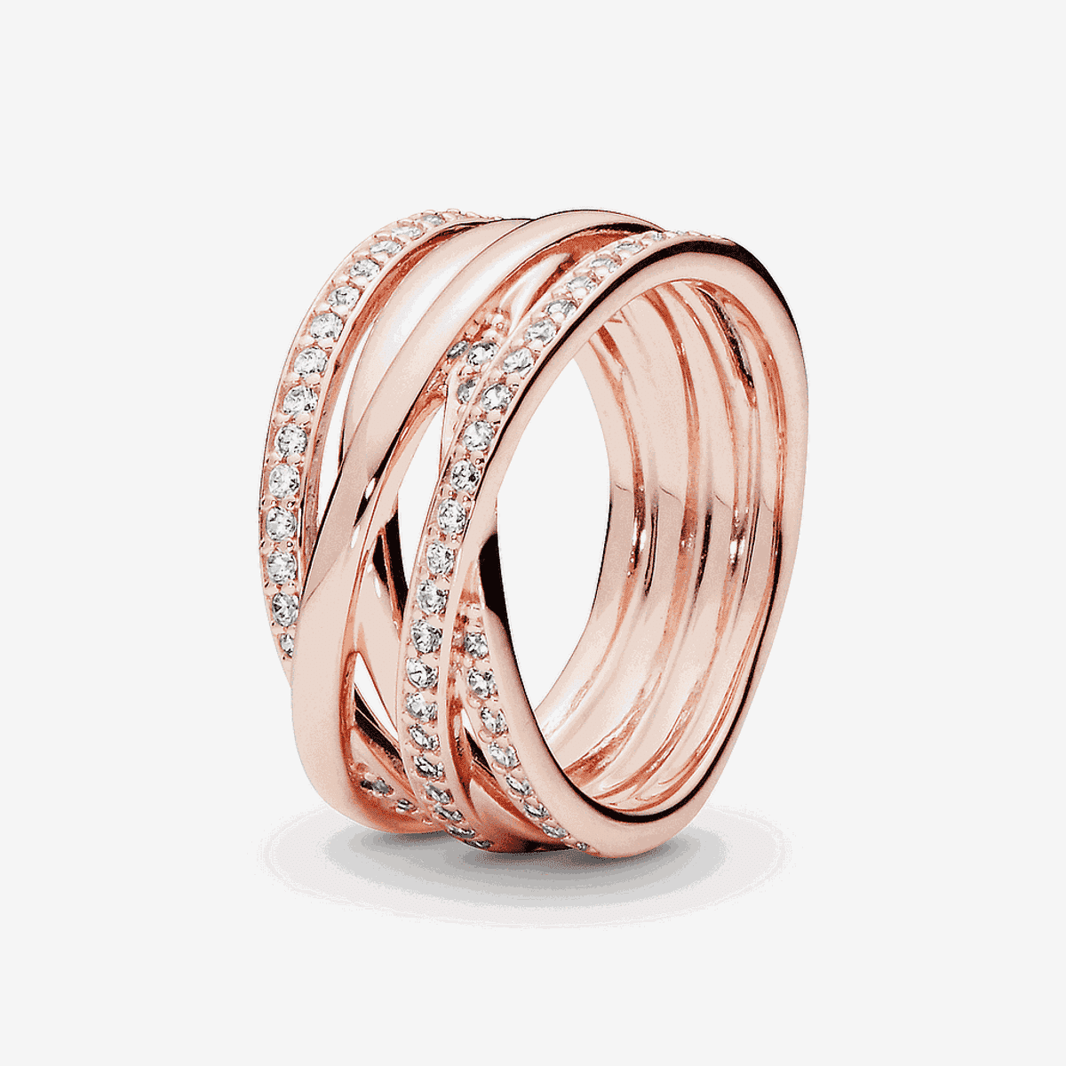 Anillo Pandora Entrelazados chapado en oro rosa con bandas entrelazadas y cristales brillantes - 180919CZ