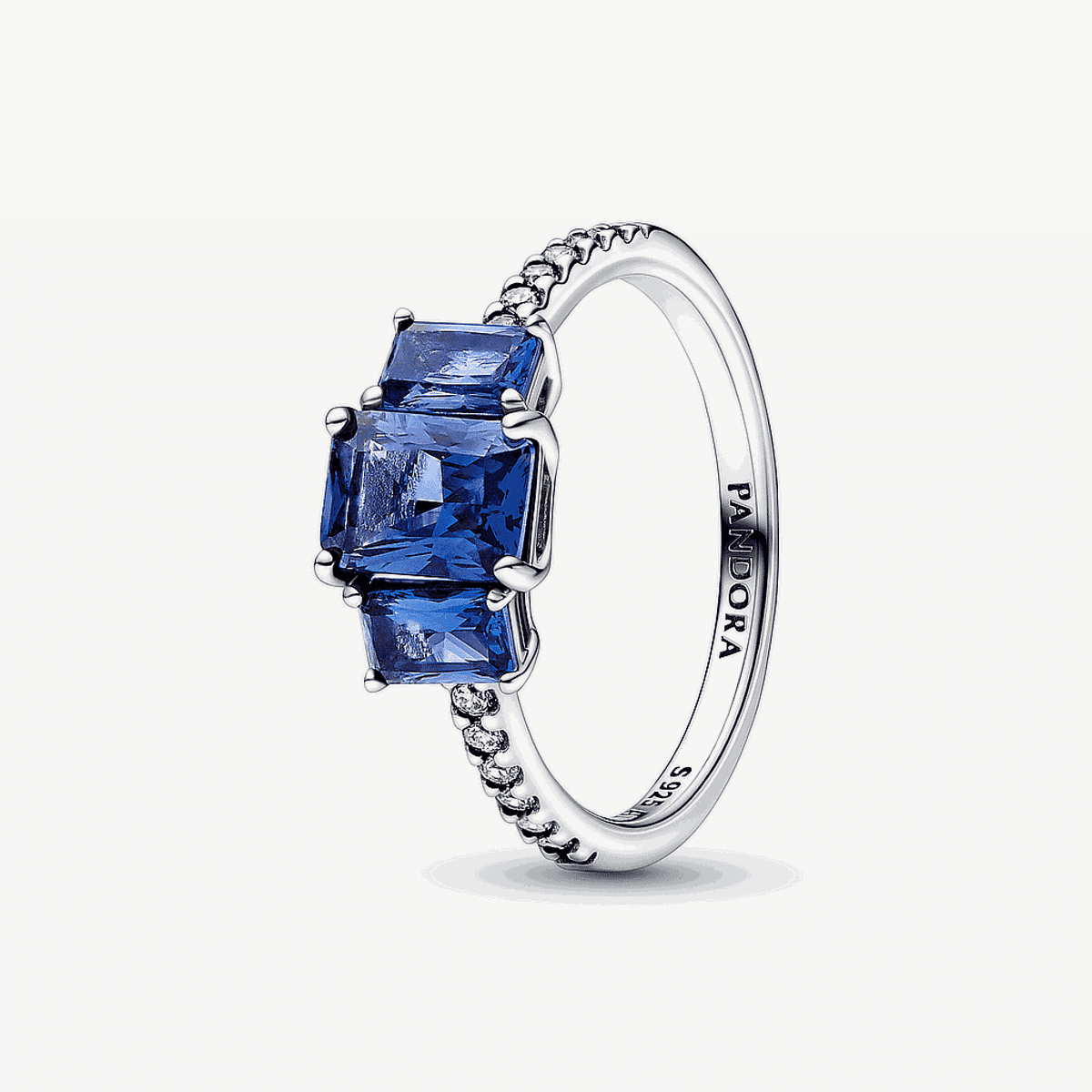Anillo Pandora Brillante Tres Gemas Azules Rectangulares en plata de ley - 192389C01